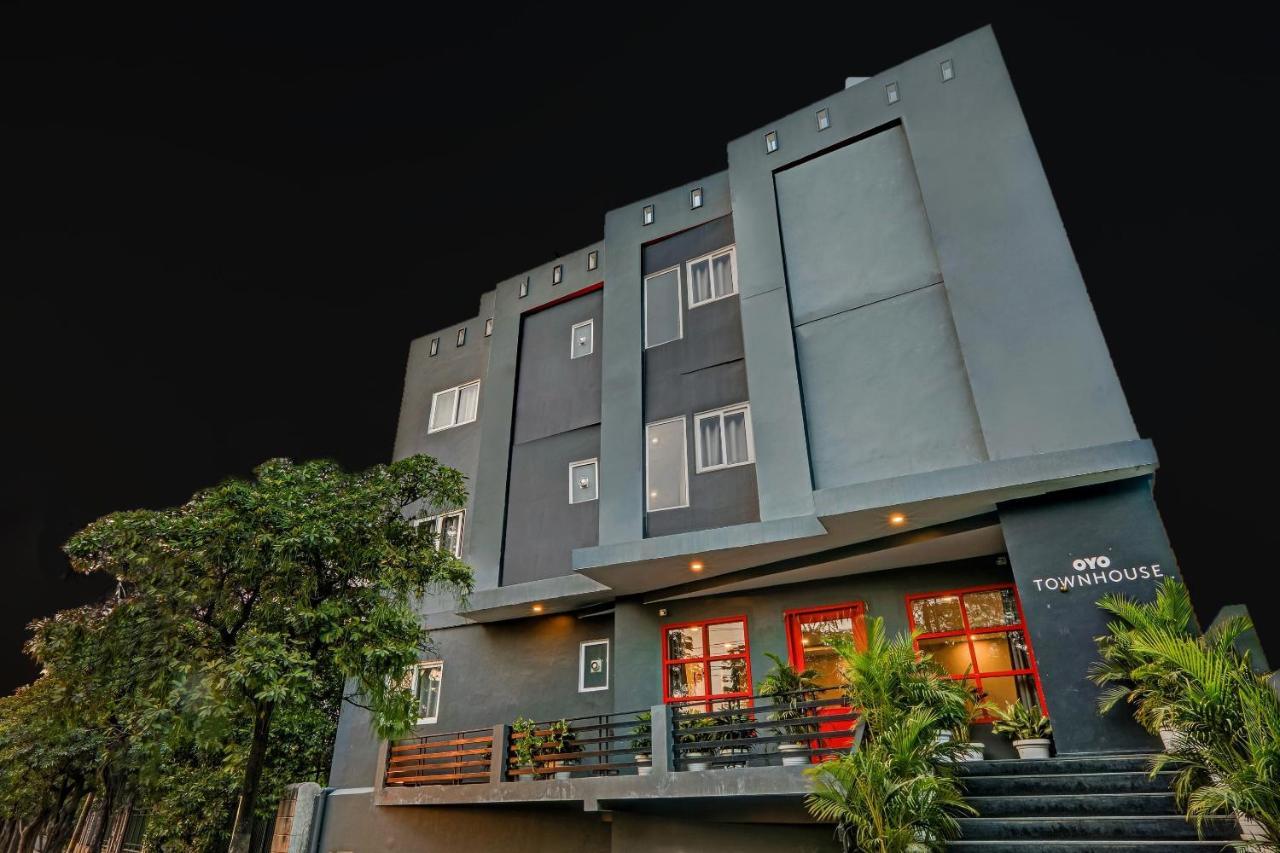 Super Townhouse 139 Ashiyana Smriti Upvan Near Emerald Mall Lucknow Bijnaur Eksteriør bilde