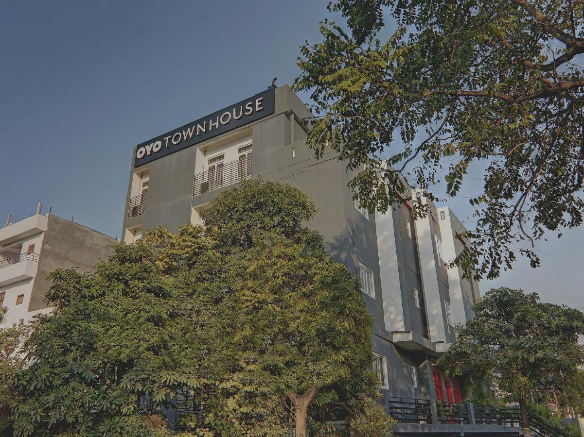 Super Townhouse 139 Ashiyana Smriti Upvan Near Emerald Mall Lucknow Bijnaur Eksteriør bilde