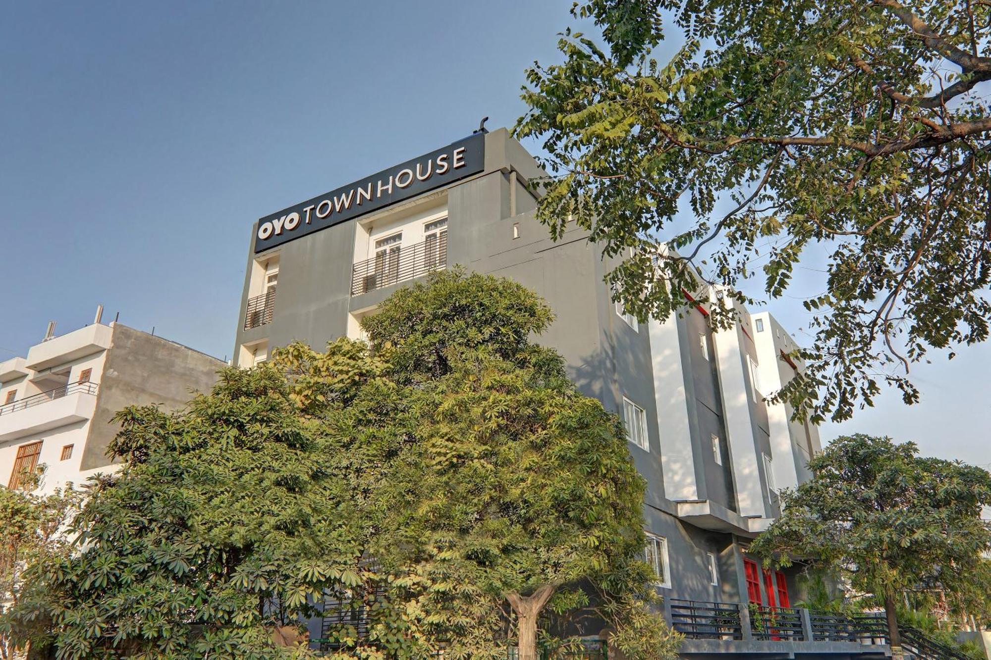 Super Townhouse 139 Ashiyana Smriti Upvan Near Emerald Mall Lucknow Bijnaur Eksteriør bilde